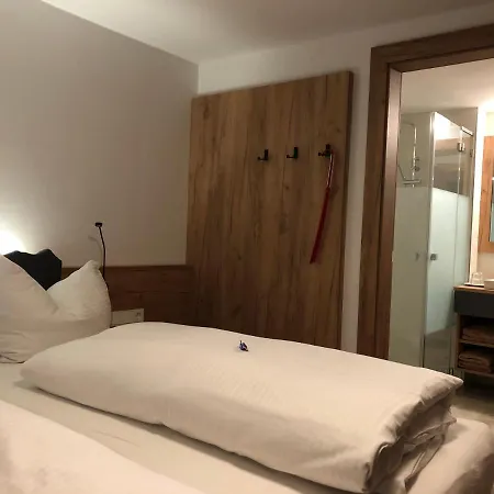 Bergblick אורחן