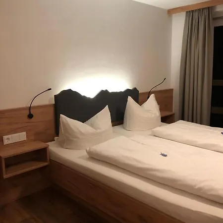 Bergblick אורחן